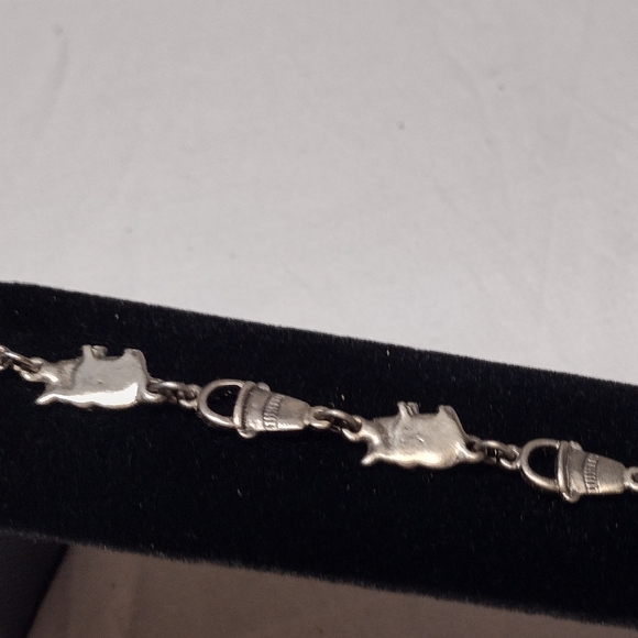 Designer Collection Antique Silver Toned Pig and Food Bucket Bracelet - Picture 5 of 10
